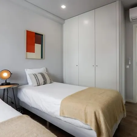 Central With Balcony Apartamento