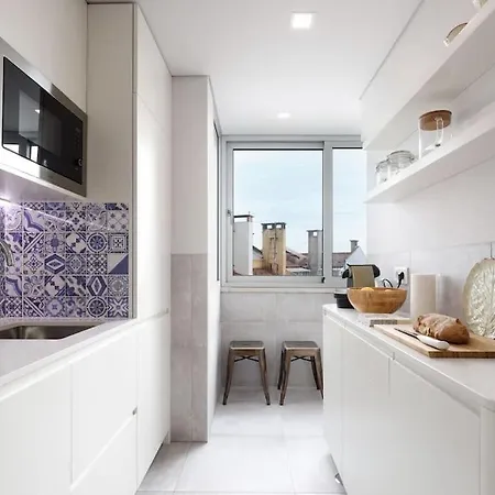 Central With Balcony * Lisboa